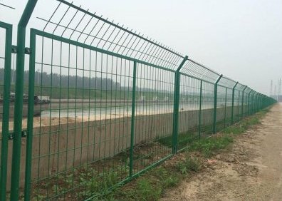 雙邊絲護（hù）欄（lán）網案例